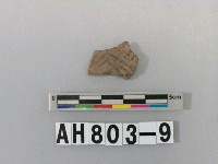 藏品(黑褐色細砂陶片)的圖片